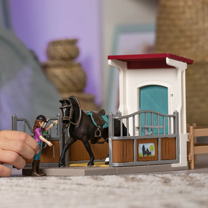 Horse Box with HORSE CLUB Lisa &amp; Storm - Tools 4 Teaching