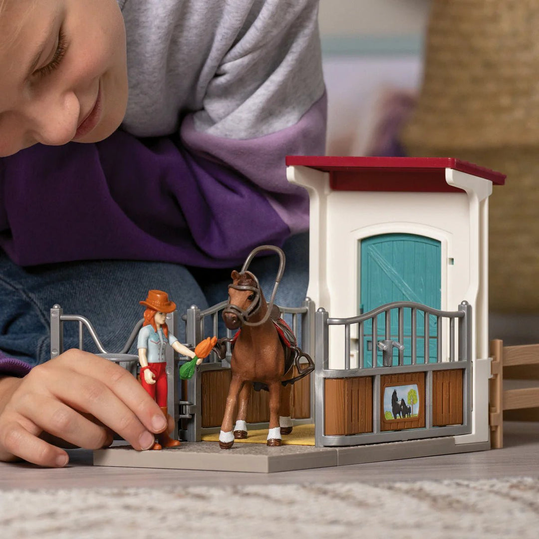 Horse Box with HORSE CLUB Hannah &amp; Cayenne - Tools 4 Teaching