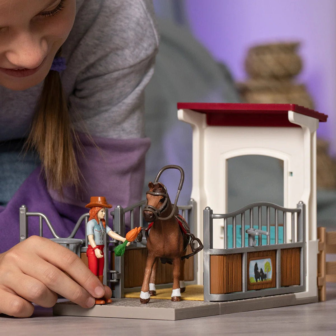 Horse Box with HORSE CLUB Hannah &amp; Cayenne - Tools 4 Teaching