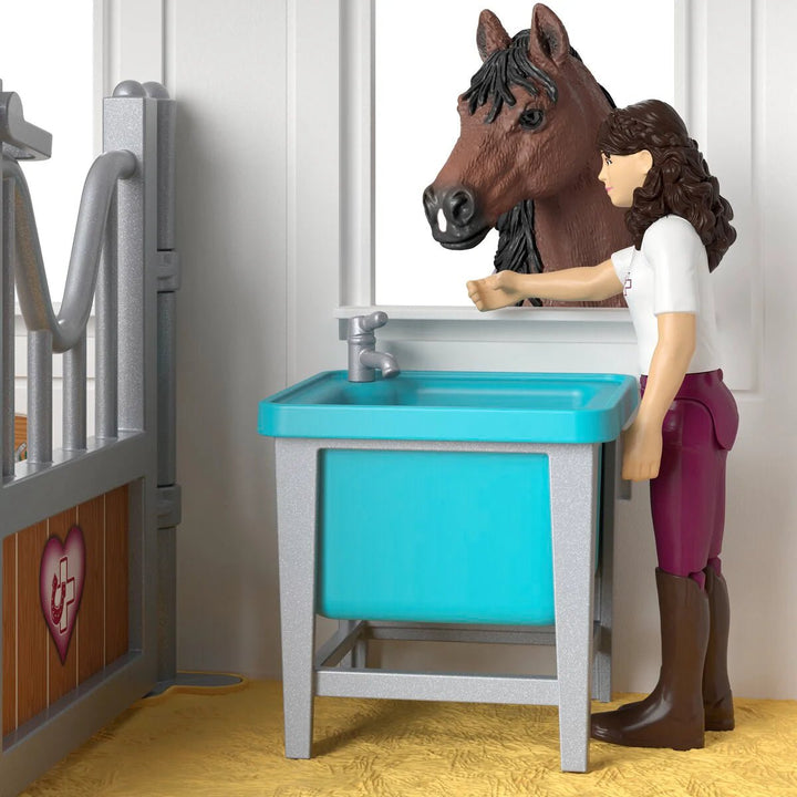 Schleich Happy Horse Hospital - Tools 4 Teaching