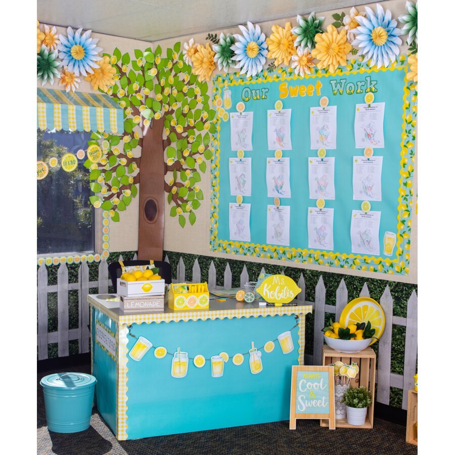 Big Tree with Polka Dot Leaves Bulletin Board Display Set-Bulletin Board Sets-Tools 4 Teaching-Classroom Decor and More