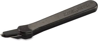 Staple Remover - Long Handle - Black - Tools 4 Teaching
